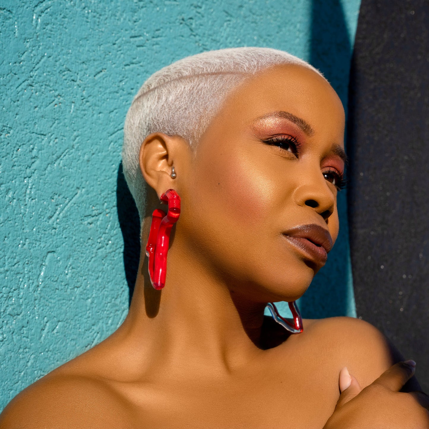 Peekaboo Africa Lucite Hoops